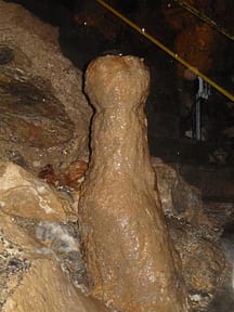 Harmanecká jeskyně - Kamenná váza