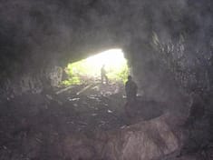 v jeskyni Padis