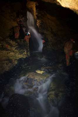 Vodopád v jeskyni Teplica