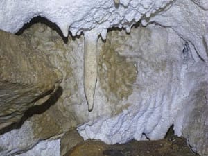 Velikonoční jeskyně