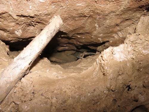 propad ve dně III. propasti, nejnižší bod jeskyně Dagmar