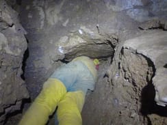 Petzoldovy jeskyně - kopání v plazivce 
