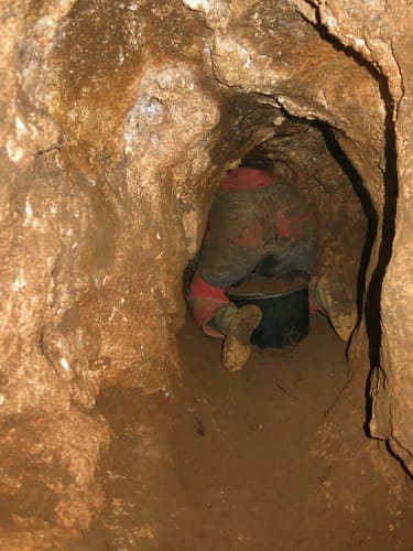 chodbička "napravo", jeskyně Pasca
