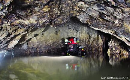 Jeskyně ČERTOVA  STUDNA (cave diving) „Speleo Ace Of Spades“