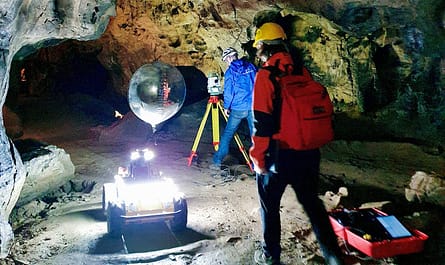 Roboti ČVUT v jeskyni Býčí skála